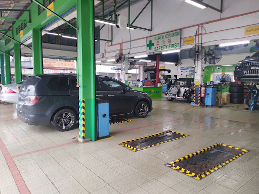 Era Maju Automobil (JB)