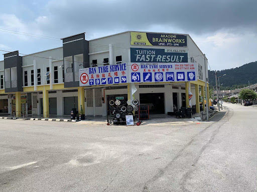 BAN TYRE SERVICE ( Jln Teluk Muroh, Lumut, Perak )
