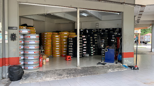 OneAuto Tyre