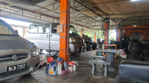 PUSAT TAYAR JUARA