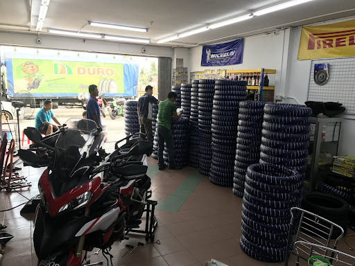 BOY TYRE WORLDS (M) SDN BHD