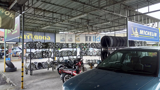 Pusat Tayar Heng Long