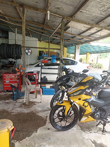 bengkel motor ajib naim